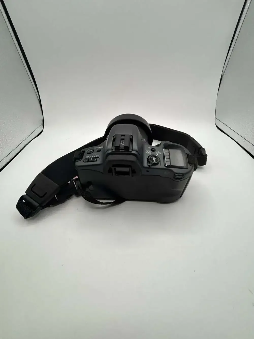 Minolta Maxxum 500si 35mm SLR Film Camera with Tamron 28-80mm Lens